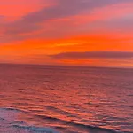 アパート Penthouse With A Sea View In