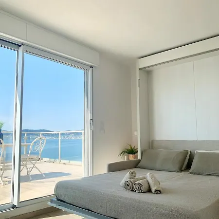 Appartement Penthouse With A Sea View In *