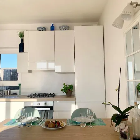 Penthouse With A Sea View In Appartement