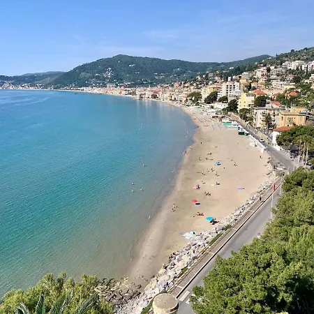 Lägenhet Penthouse With A Sea View In *