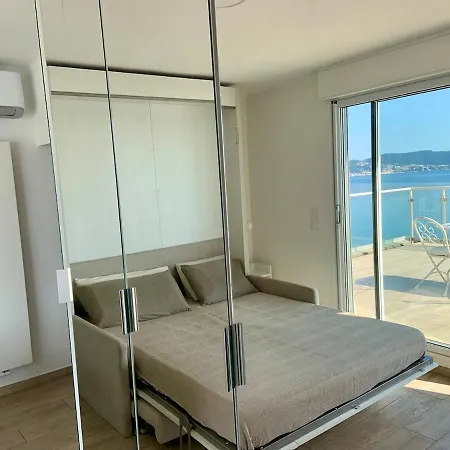 Lägenhet Penthouse With A Sea View In Alassio
