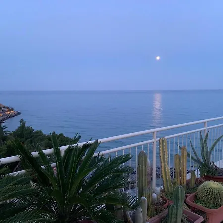 Appartement Penthouse With A Sea View In