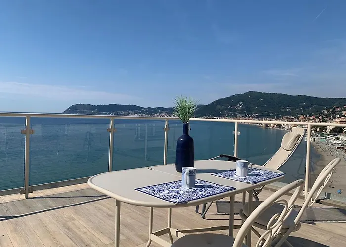 Penthouse With A Sea View In Lägenhet *