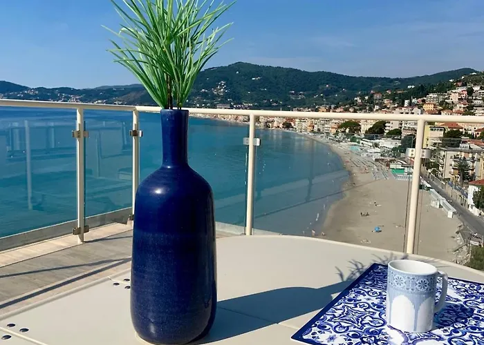 Lägenhet Penthouse With A Sea View In *